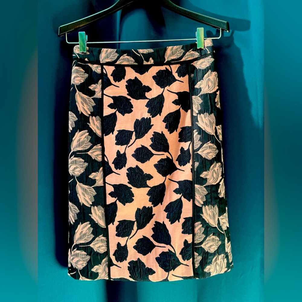 Size 0 Ann Taylor Rose Pink & Navy Blue Pencil Skirt